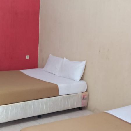 Hotel Nirwana Situbondo Redpartner Banyuanget Exterior foto